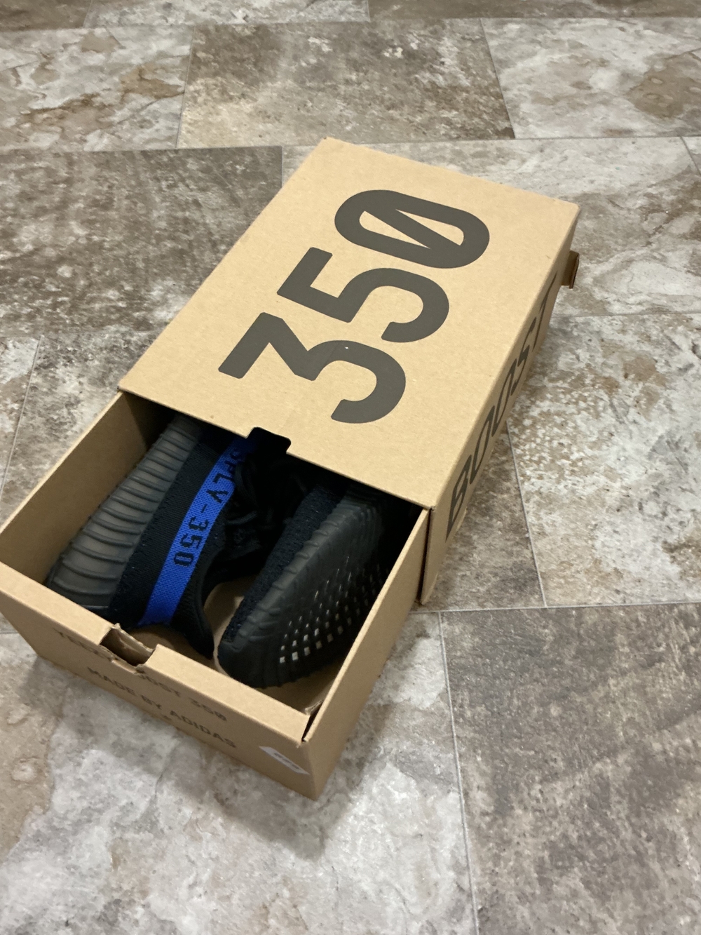 Adidas Yeezy Boost 350 V2 Dazzling Blue - Women's 8.5 / Men's 7.5 (With Box) - Picture 6 of 7